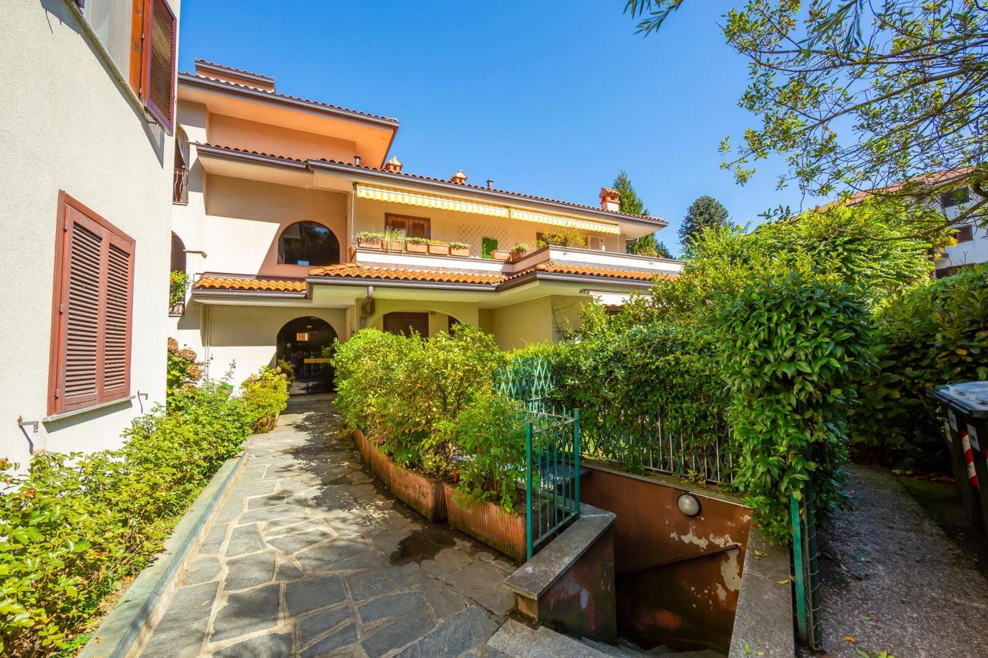Appartamento Gaya Stresa Center - Happy Rentals ภายนอก รูปภาพ