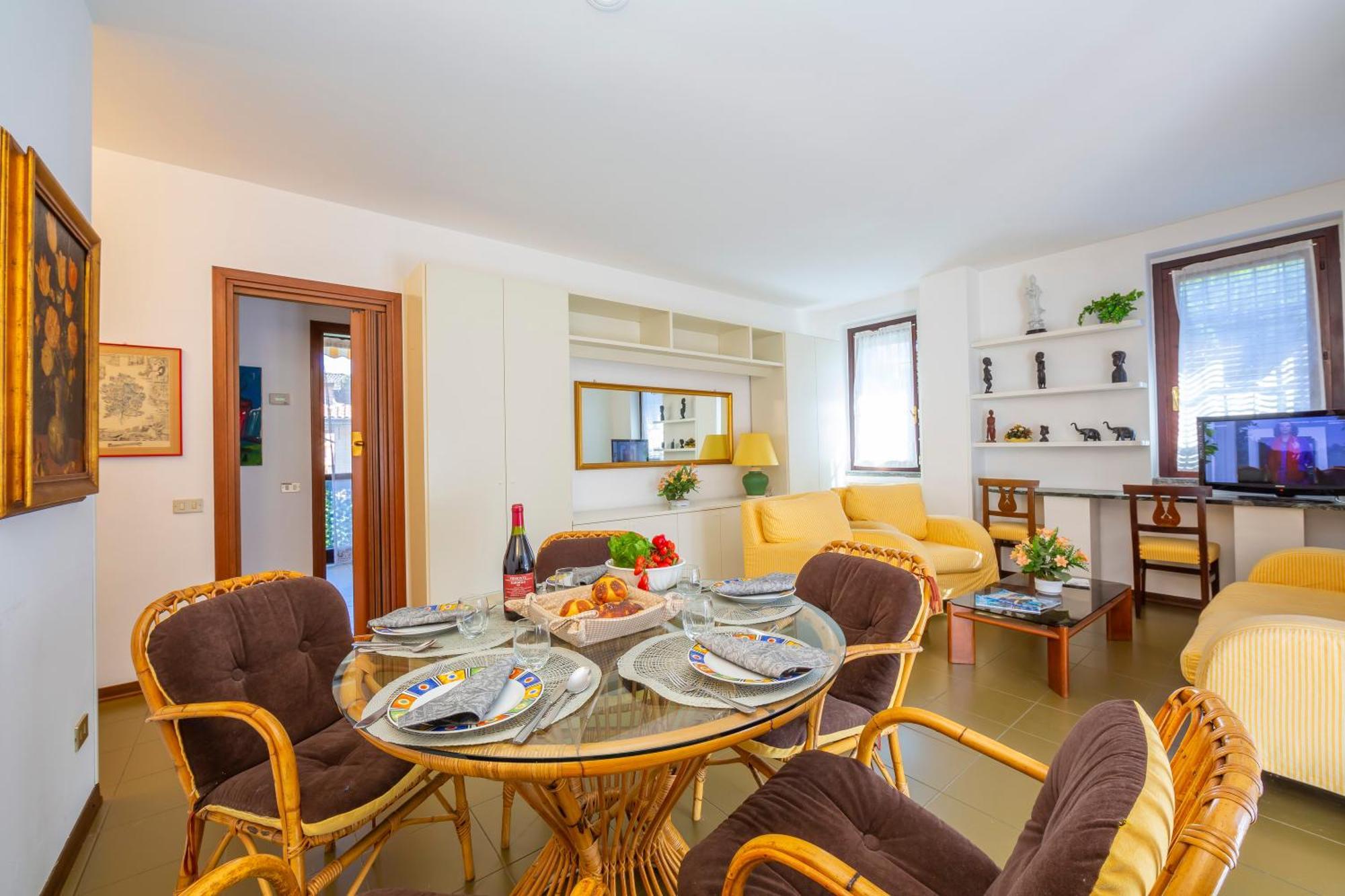 Appartamento Gaya Stresa Center - Happy Rentals ภายนอก รูปภาพ